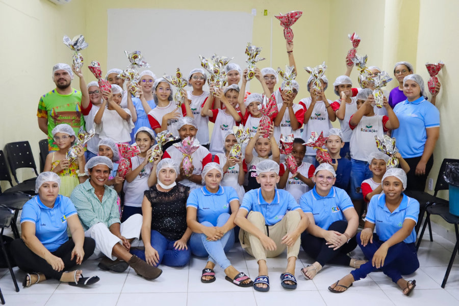 Crianças e adolescentes do SCFV participam de oficina de confecção de ovos de Páscoa em São José da Lagoa Tapada