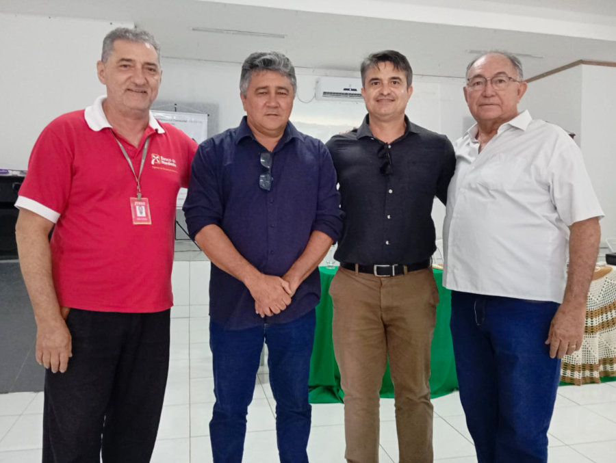 Município de São José da Lagoa Tapada participa de reunião sobre produção leiteira